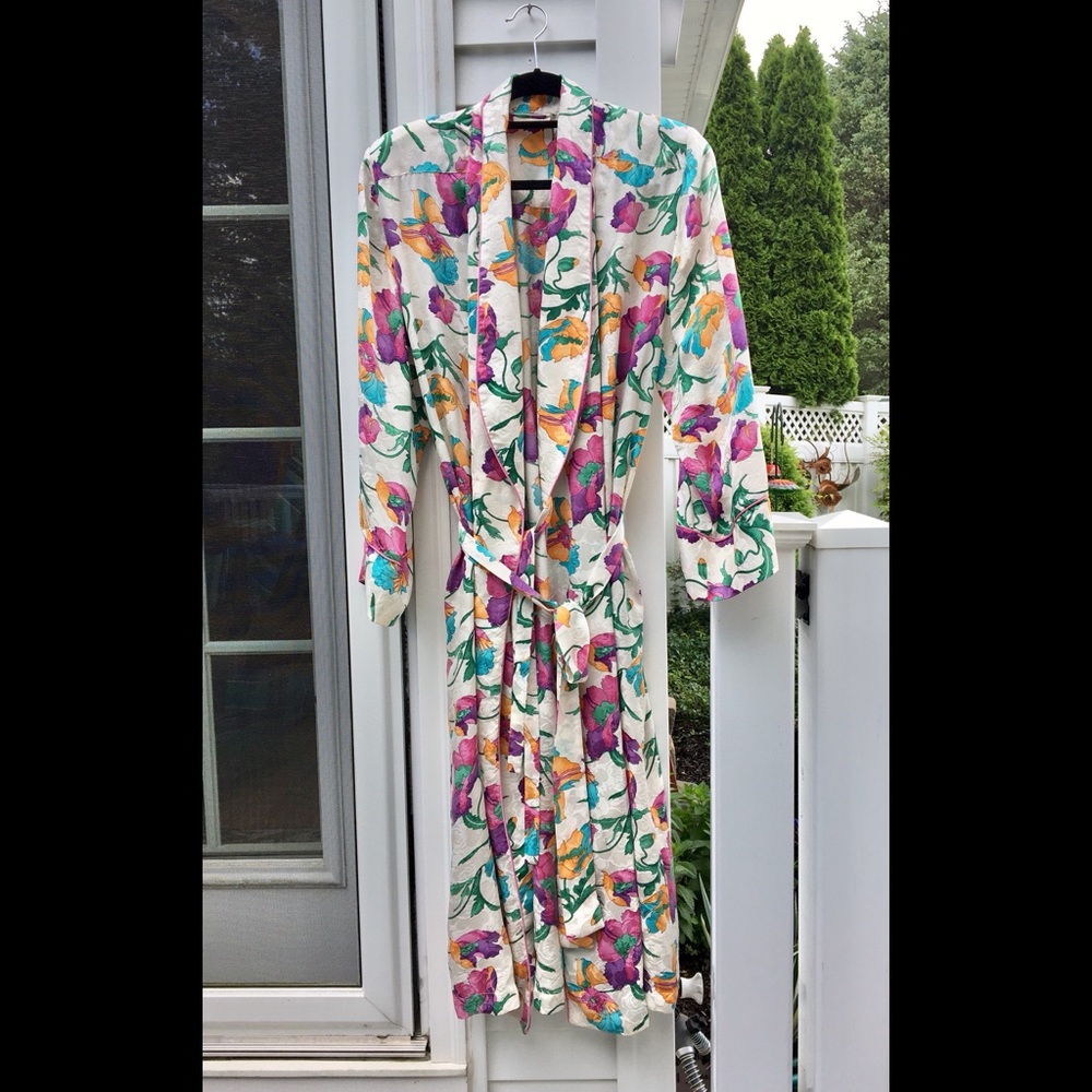 Victoria’s Secret 100% Silk Long Robe. Women’s M/L